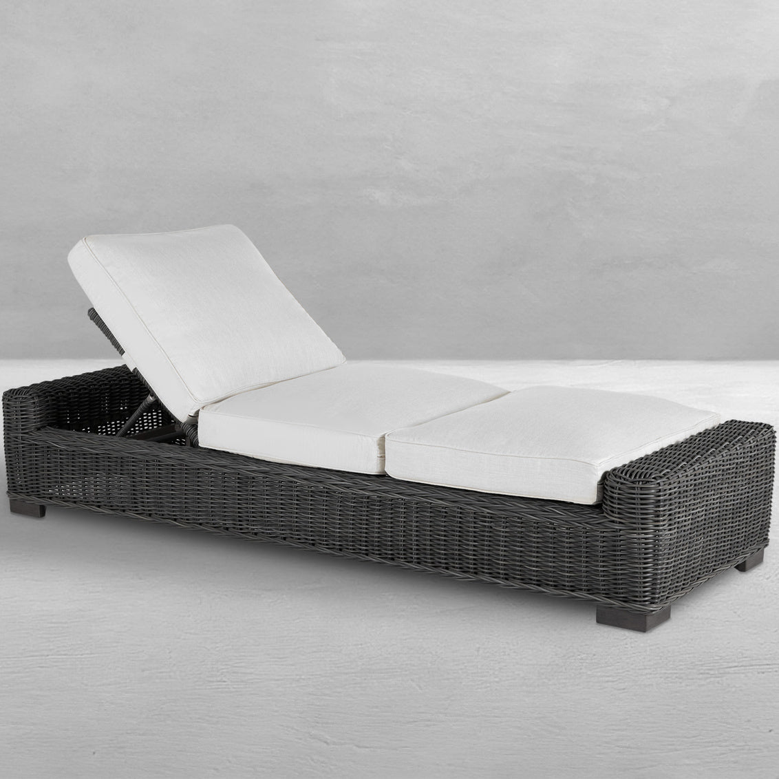 Rustic Wicker Chaise Lounge