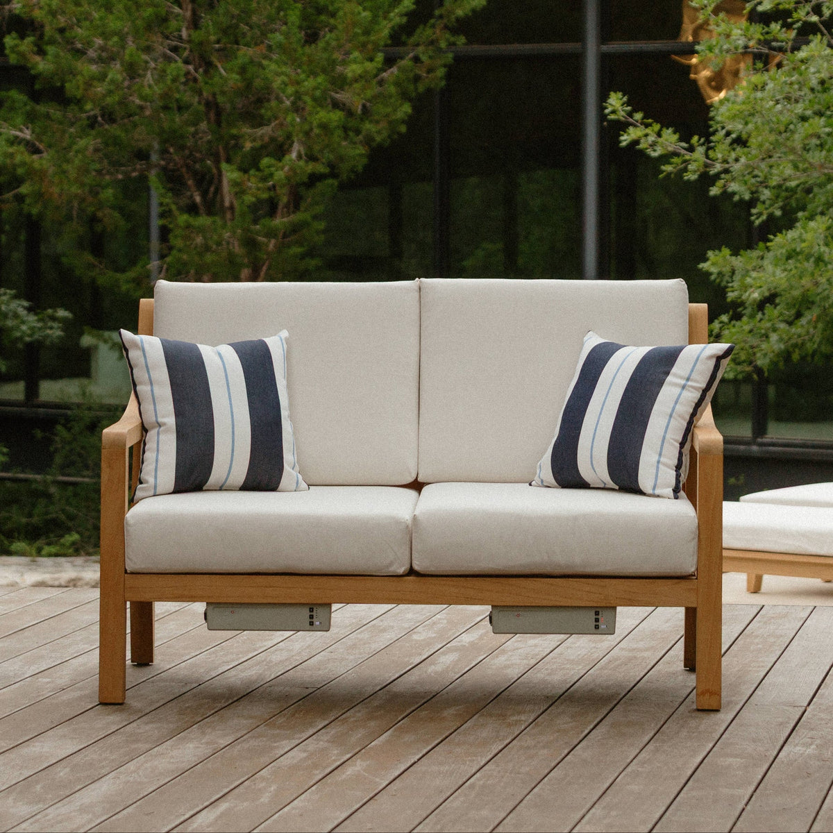 Solerno Signature Outdoor Throw Pillows (18 x 18)