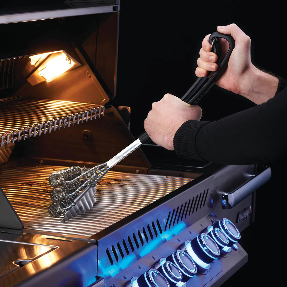 NAPOLEON BRISTLE-FREE TRIPLE-ROW GRILL BRUSH with Rolled Stainless Steel